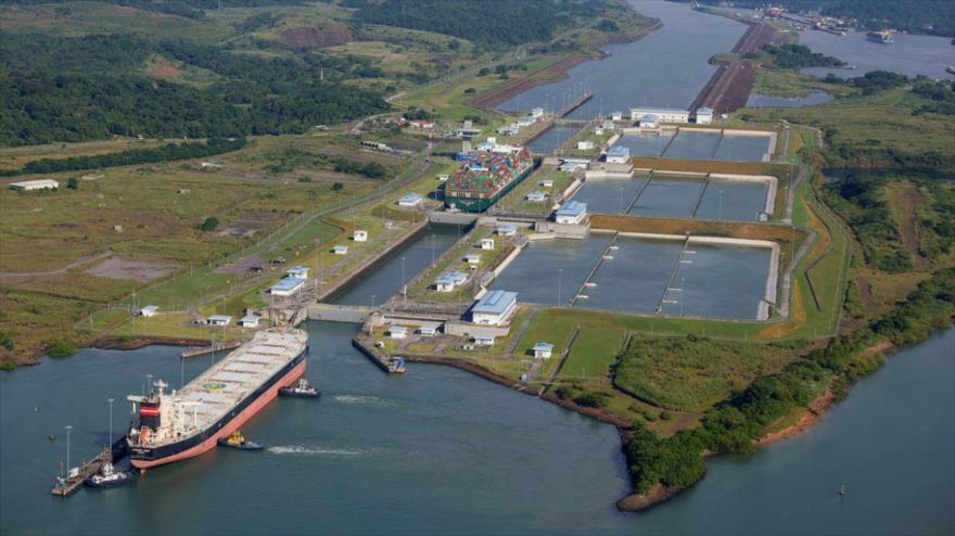Canal de Panamá es una vía fluvial estratégica vital para el comercio mundial y la movilidad militar.