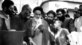 Imam Jomeini: Guía del Renacer Islámico
