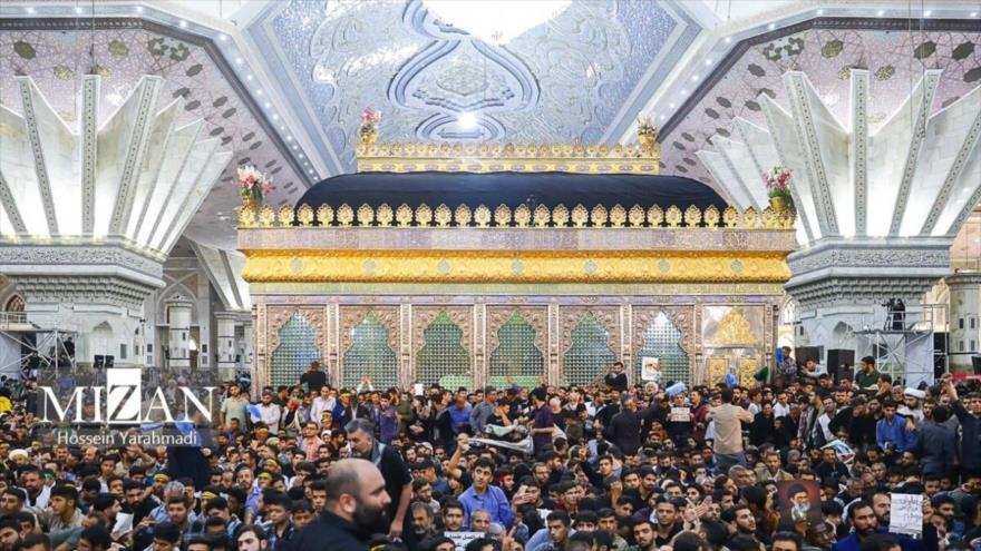 Los iranies se reúnen el museo del imam Jomeini, para conmemorar su 36.º aniversario del difunto, 4 de junio de 2025.