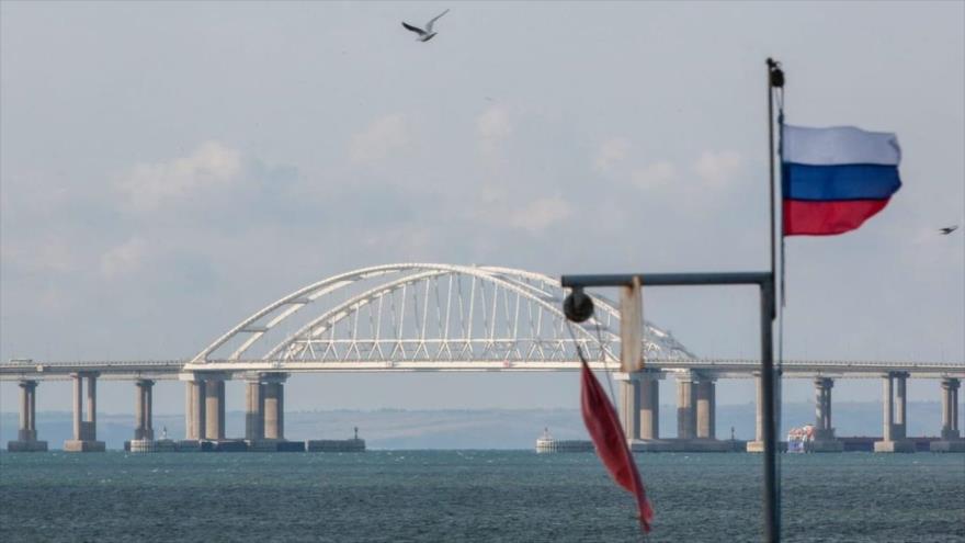 Vista general del puente que conecta la península de Crimea con la región rusa de Krasnodar.