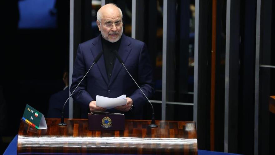 El presidente del Parlamento iraní, Mohamd Baqer Qalibaf, habla en el Foro Parlamentario de los BRICS en Brasilia, 4 de junio de 2025.