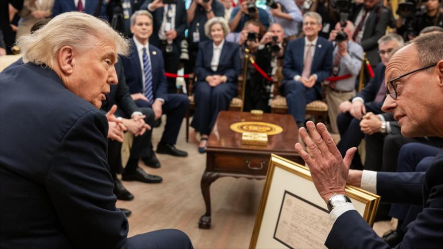 El canciller alemán le recuerda al presidente de EE.UU., Donald Trump, el origen migrante de su familia en una reunión en Casa Blanca, 5 de junio de 2025.
