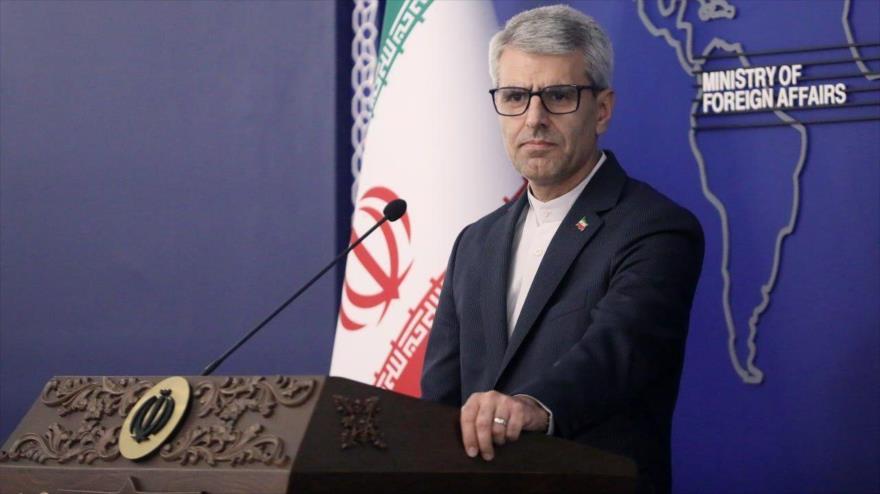 El portavoz del Ministerio iraní de Exteriores, Esmail Baqai, ofrece una rueda de prensa en Teherán.