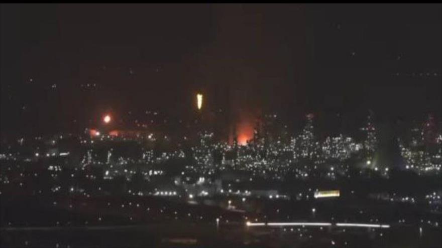 Explosión durante un ataque con misiles iraníes en Haifa, 14 de junio de 2025.
