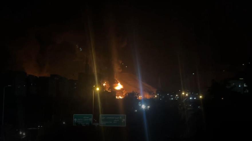 El ataque del régimen sionista al almacén de petróleo en Teherán,15 de junio de 2025.