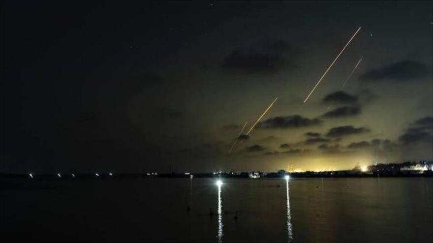 Misiles iraníes golpean objetivos israelíes en el marco de la operación Verdadera Promesa III