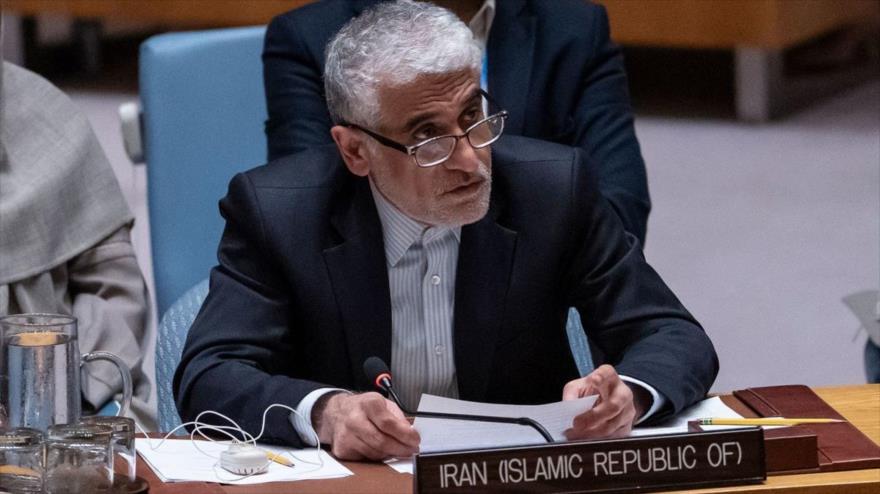 El representante permanente de Irán ante las Naciones Unidas, Amir Said Iravani, habla durante una sesión del Consejo de Seguridad.