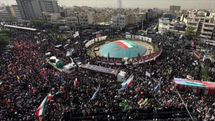 Iraníes se despiden de mártires de agresión israelí en Teherán, capital