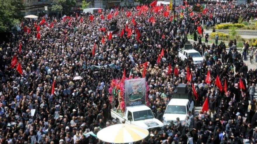 Irán despide a comandantes caídos en agresión israelí