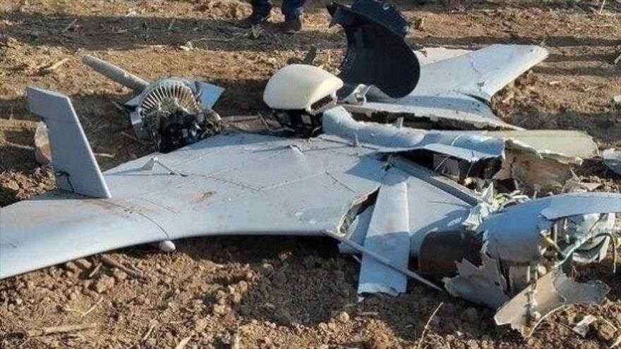 Restos de un dron israelí derribado en un lugar no identificado de Irán.