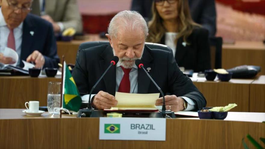 El presidente de Brasil, Luiz Inácio Lula da Silva, participa durante la apertura de la cumbre de los BRICS, en Río de Janeiro (Brasil), 6 de julio de 2025. (Foto: EFE)