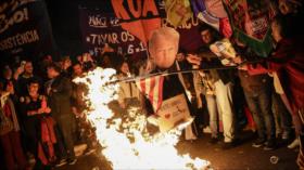 Repudian injerencia de Trump en asuntos de Brasil; queman su muñeco