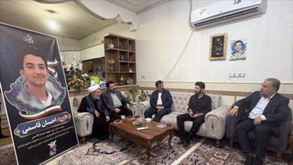 Familia de mártir iraní donan fondo para defensa Antimisiles del país
