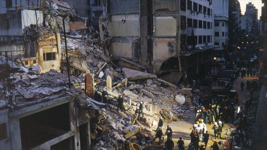 Un atentado al centro judío AMIA en Buenos Aires, 18 de julio de 1994.