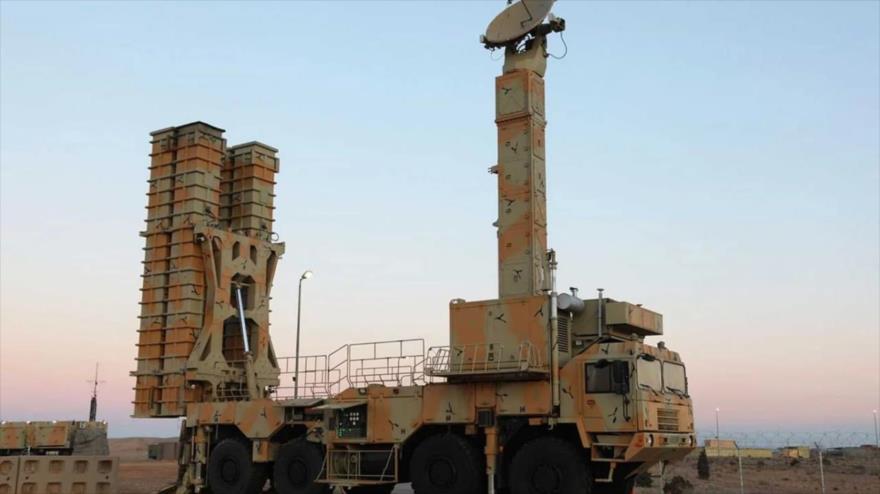 Una batería del sistema de defensa antiaérea de fabricación iraní, Bavar-373.
