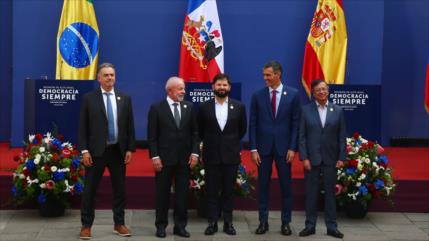 Presidentes progresistas se reúnen en Chile en defensa de la democracia