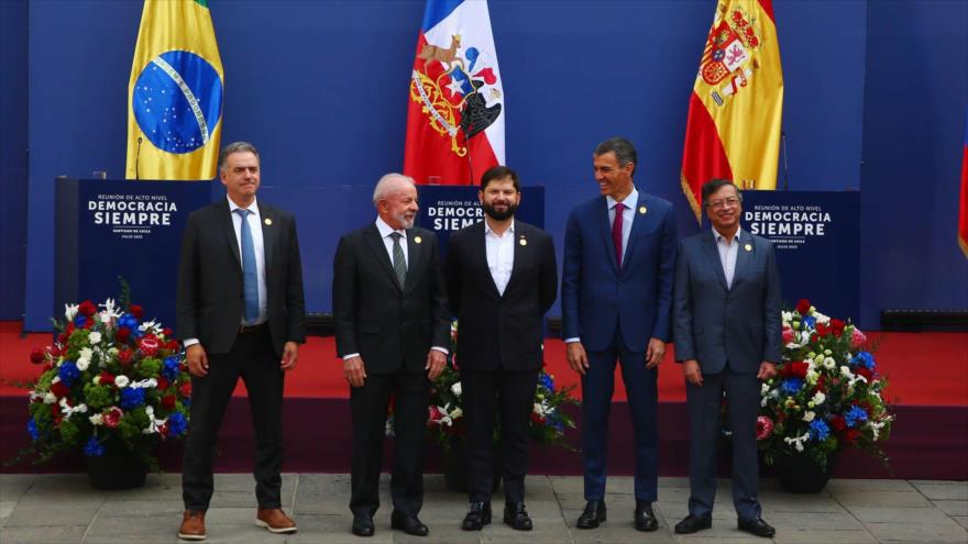 Presidentes progresistas se reúnen en Chile en defensa de la democracia