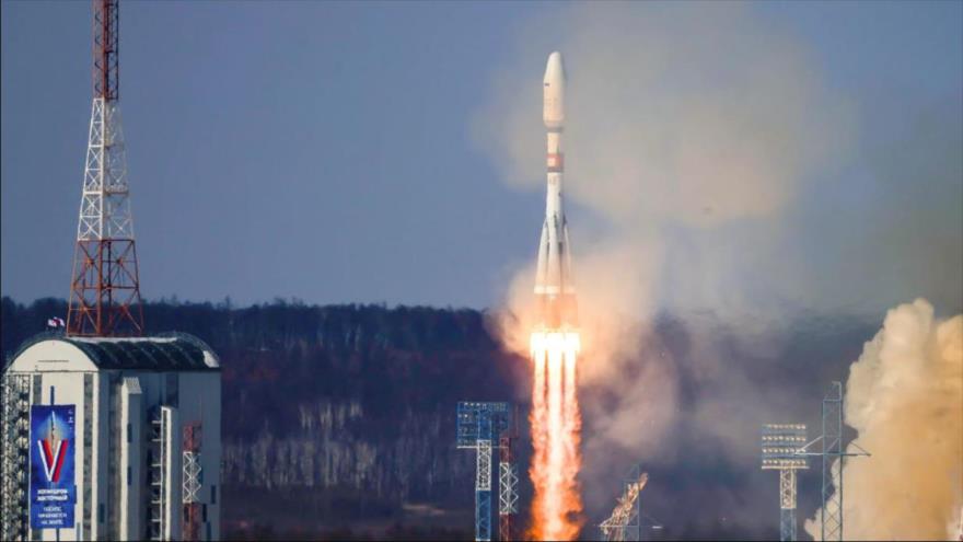El cohete ruso Soyuz se ve en el cosmódromo Vostochny, la base de lanzamiento espacial rusa.
