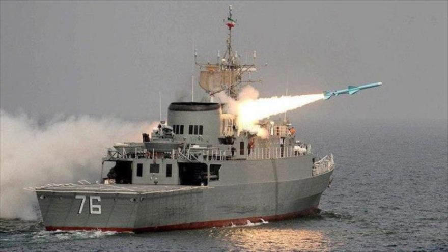Irán y Rusia desafían amenazas con gran maniobra naval en mar Caspio