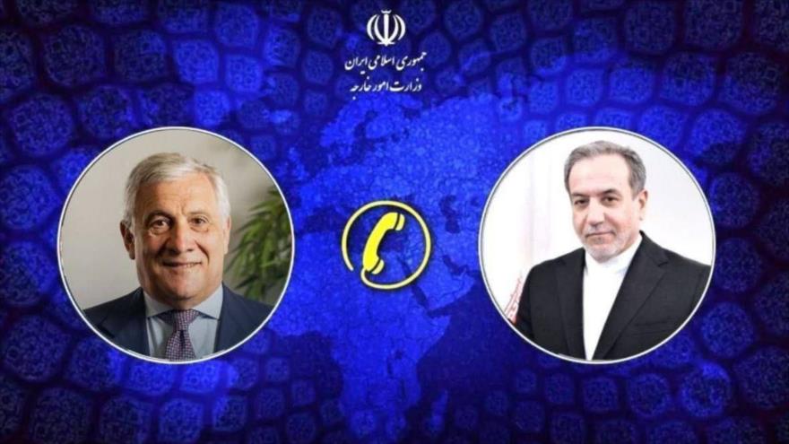 El canciller iraní, Seyed Abás Araqchi (drcha.), y su homólogo italiano, Antonio Tajani.