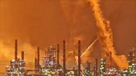 Vídeo muestra cómo misiles iraníes impactan una refinería israelí