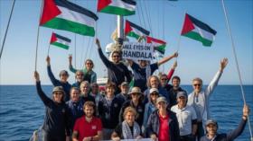 Barco de ayuda se acerca a Gaza en medio del vuelo de drones israelíes