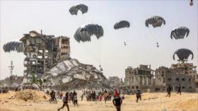 Imágenes: la mortal ayuda aérea en Gaza cobra la vida de 18 palestinos