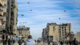Israel usa “artimaña” de ayuda; Gaza no necesita “acrobacias aéreas”