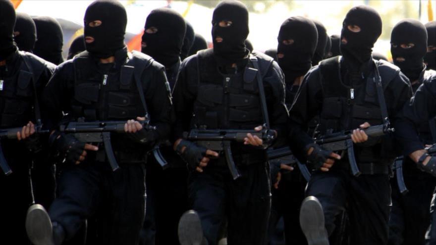 Las fuerzas especiales iraníes marchan durante un desfile militar en la capital, Teherán.