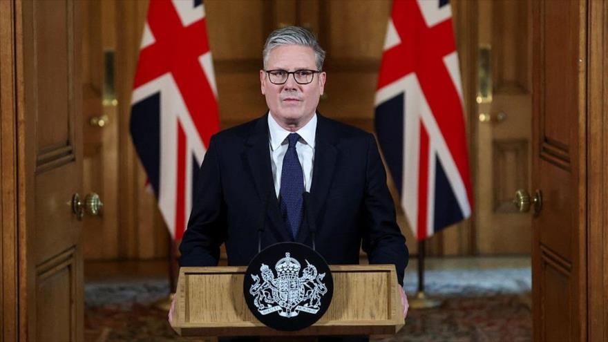 El primer ministro británico, Keir Starmer, ofrece un discurso tras una reunión de emergencia del gabinete sobre Gaza, Londres, 29 de julio de 2025. (Foto: AFP)