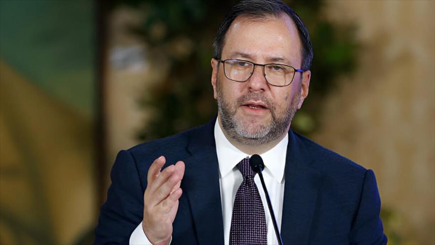 El ministro de Relaciones Exteriores de Venezuela, Yván Gil, habla durante una reunión con el Cuerpo Diplomático, 23 de junio de 2025. (Foto: AFP)