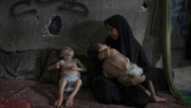 Un bebé palestino muere y otro sufre muerte gradual por hambre en Gaza