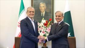 Irán y Pakistán firman 12 acuerdos de cooperación en diversas áreas