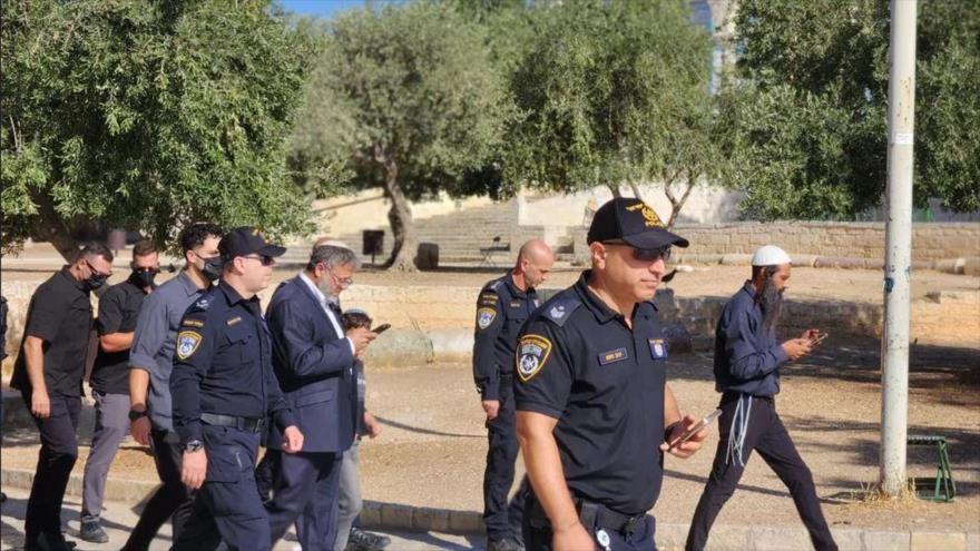 El ministro de seguridad interna de Israel, Itamar Ben Gvir, (c) en la Explanada de Mezquitas en Al-Quds (Jerusalén), 3 de agosto de 2025.