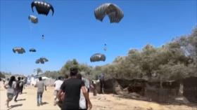 Israel lanza ayuda aérea a Gaza; palestinos la rechazan por humillante
