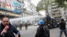 Represión en Argentina deja 25 heridos frente al Congreso Nacional