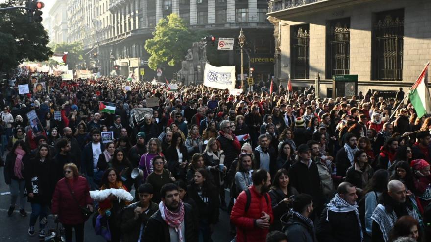 Argentinos se manifiestan para condenar el genocidio en Gaza y exigir una tregua, 9 de agosto de 2025.
