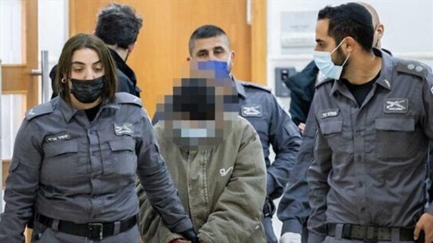 Las fuerzas de seguridad israelíes realizan un arresto.
