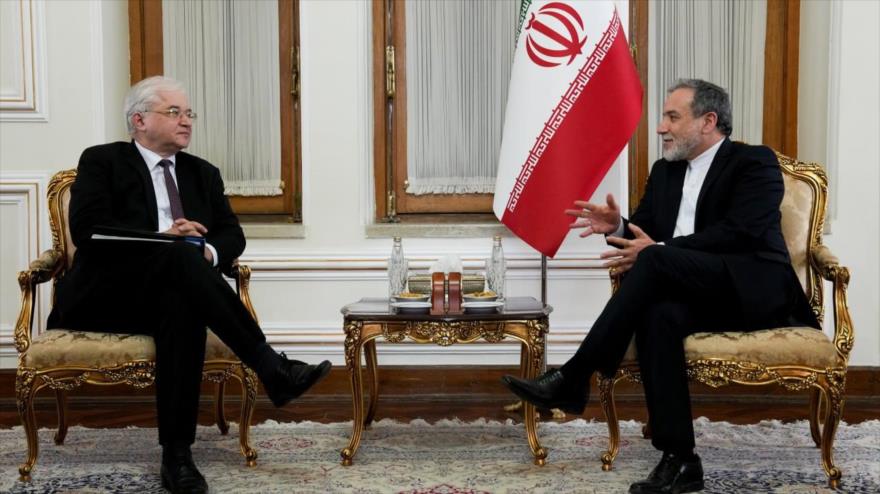El canciller de Irán, Seyed Abás Araqchi, se reúne con el representante especial del canciller de Rusia, Igor Khovayev, Teherán, 13 de agosto de 2025.