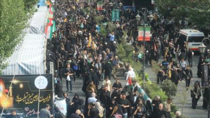Millones de iraníes conmemoran ceremonia de luto de Arbaín