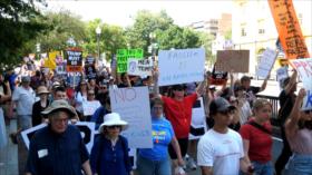 Estadounidenses protestan contra medidas totalitarias de Trump