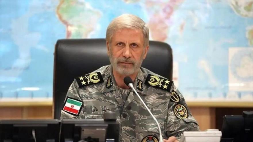 el jefe del Ejército de Irán, el general de división Amir Hatami.