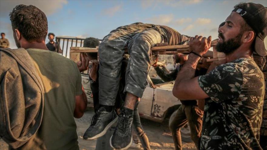 Fuerzas israelíes atacan a palestinos que acudían a un centro de ayuda en Gaza, 17 de junio de 2025. (Foto: Anadolu vía Getty Images)