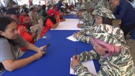 Venezolanos se alistan a Milicia Bolivariana ante amenazas de EEUU