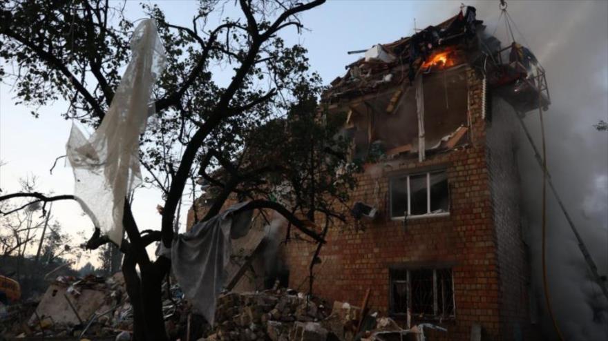Escena de un ataque ruso en Kiev, Ucrania, 28 de agosto de 2025. (Foto: AP)