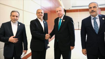 Pezeshkian: Irán rechaza presencia extranjera en el Cáucaso