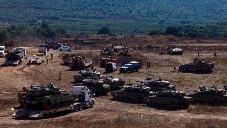Tanques israelíes son vistos cerca de la frontera libanesa el 29 de septiembre de 2024. (Foto: AFP)