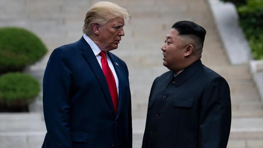 El presidente de EE.UU., Donald Trump, y el líder norcoreano, Kim Jong-un, durante su encuentro en la frontera entre las dos Coreas, en junio de 2019.