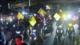 Vídeo: Beirut se tiñe de banderas de Hezbolá en marcha anti-desarme