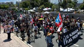 Puertorriqueños protestan contra plan de EEUU de remilitarizar a su país